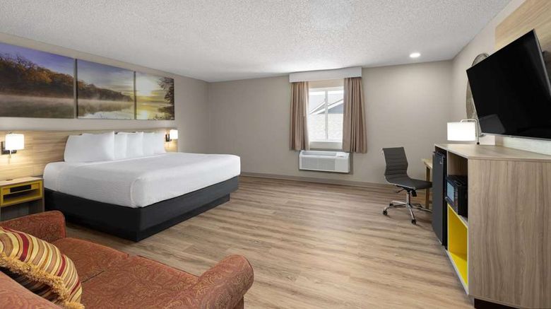 <b>Days Inn by Wyndham Carthage Suite</b>. Images powered by <a href="https://iceportal.shijigroup.com/" title="IcePortal" target="_blank">IcePortal</a>.