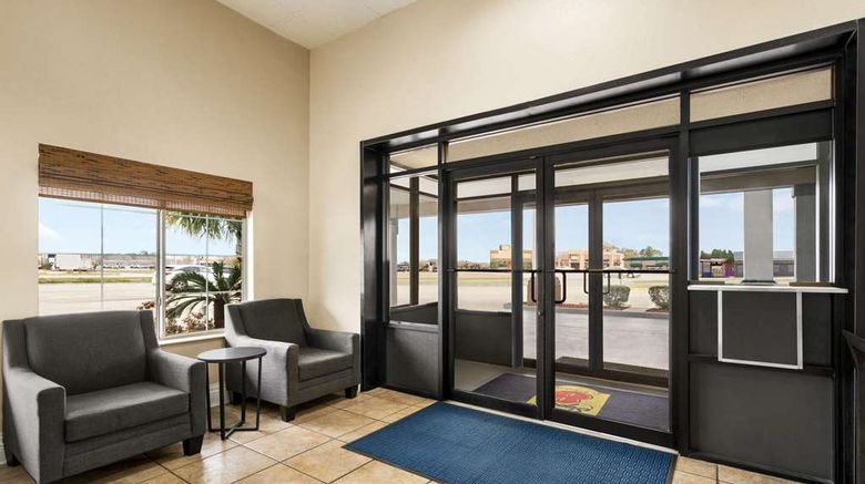 <b>Super 8 Gulfport near Biloxi Lobby</b>. Images powered by <a href="https://iceportal.shijigroup.com/" title="IcePortal" target="_blank">IcePortal</a>.