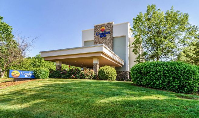 Comfort Inn Raleigh Midtown Exterior