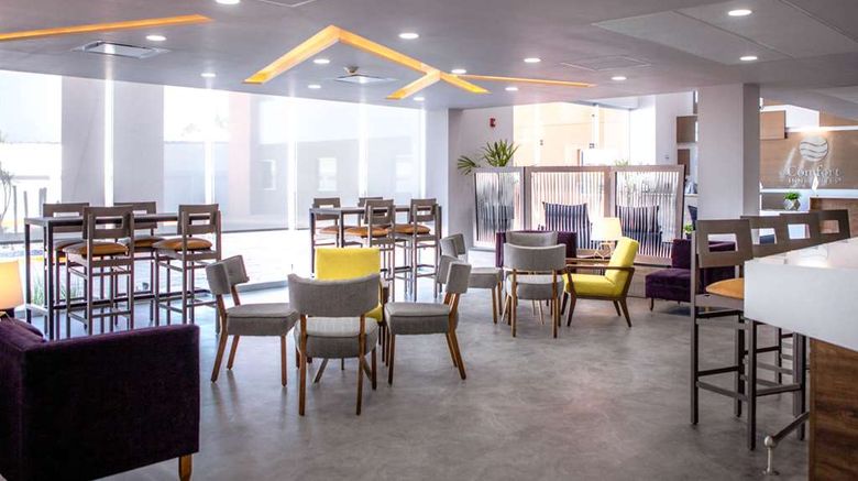 <b>Comfort Inn & Suites Los Cabos Restaurant</b>. Images powered by <a href="https://iceportal.shijigroup.com/" title="IcePortal" target="_blank">IcePortal</a>.