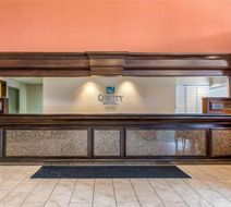 Quality Hotel Blue Ash - Cincinnati Lobby