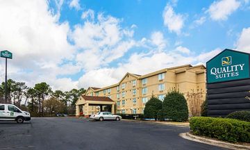 Quality Suites Forest Park