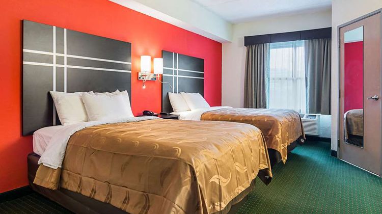Quality Suites Forest Park Suite