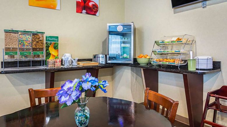 <b>Quality Suites Forest Park Restaurant</b>. Images powered by <a href="https://iceportal.shijigroup.com/" title="IcePortal" target="_blank">IcePortal</a>.