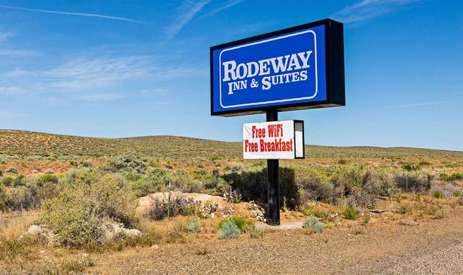 Rodeway Inn & Suites Big Water Exterior