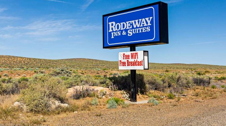 Rodeway Inn & Suites Big Water Exterior