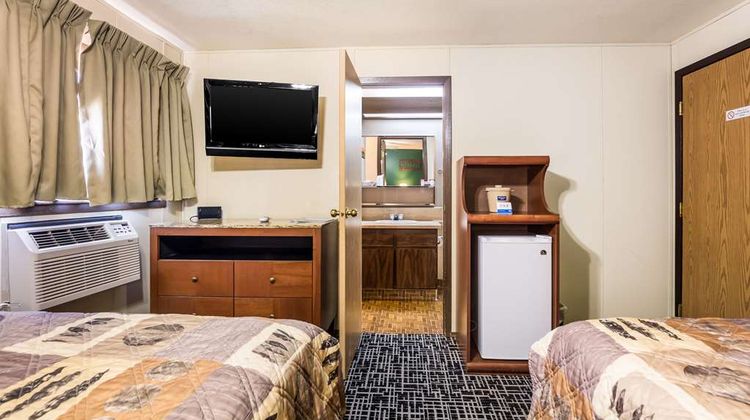 Rodeway Inn & Suites Big Water Room