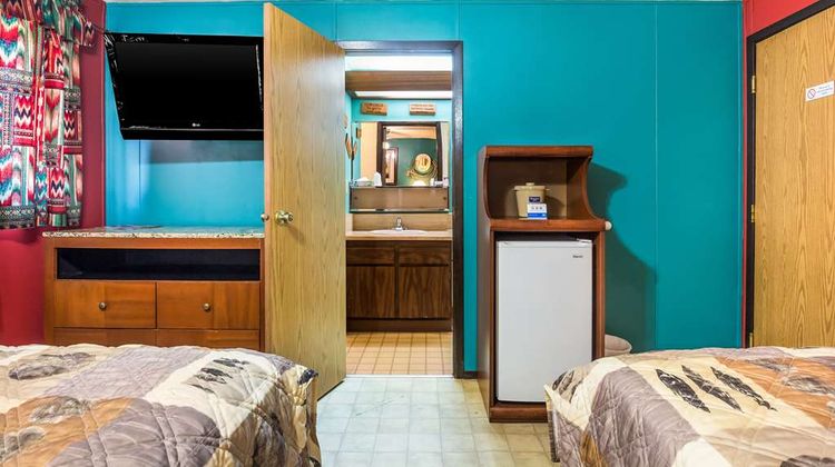 Rodeway Inn & Suites Big Water Room