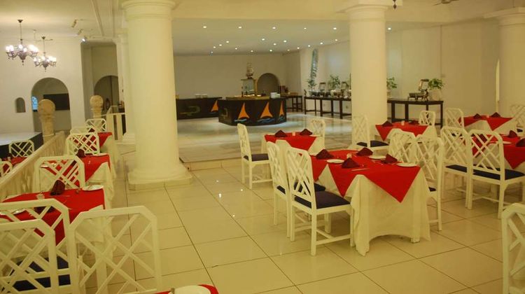 Muthu Nyali Beach Hotel and Spa Restaurant