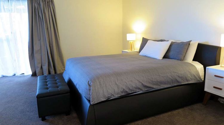 Summerhill Motor Inn Room