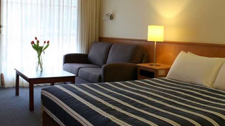 Summerhill Motor Inn Room