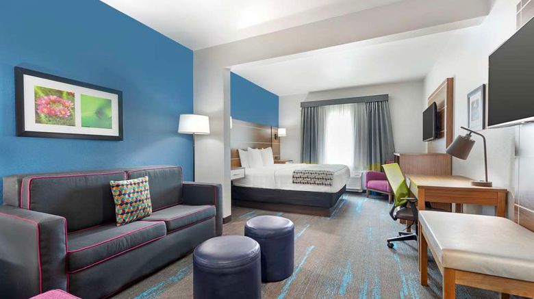 <b>Best Western Plus Medical Center Suite</b>. Images powered by <a href="https://iceportal.shijigroup.com/" title="IcePortal" target="_blank">IcePortal</a>.