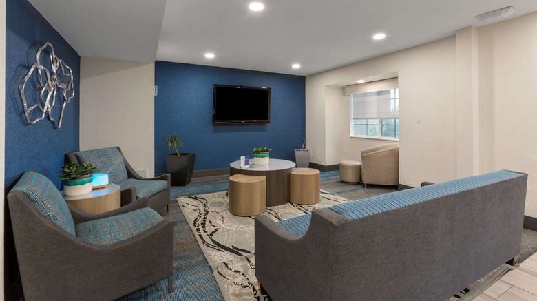 <b>Best Western Plus Foothills Inn & Suites Lobby</b>. Images powered by <a href="https://iceportal.shijigroup.com/" title="IcePortal" target="_blank">IcePortal</a>.