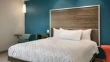 Tru by Hilton Charlotte Ayrsley Room