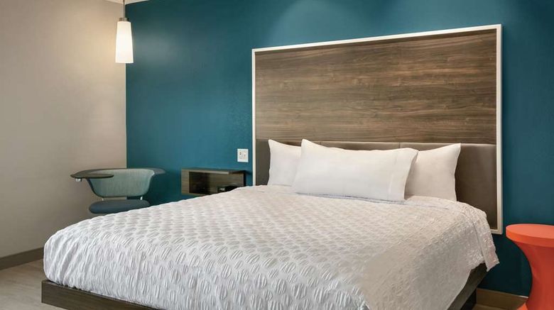 <b>Tru by Hilton Charlotte Ayrsley Room</b>. Images powered by <a href="https://iceportal.shijigroup.com/" title="IcePortal" target="_blank">IcePortal</a>.