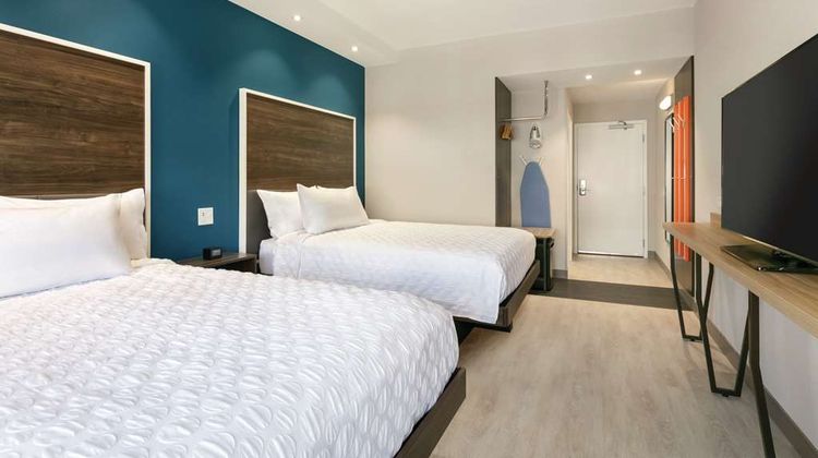 Tru by Hilton Charlotte Ayrsley Room