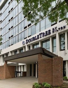 DoubleTree by Hilton Jamestown