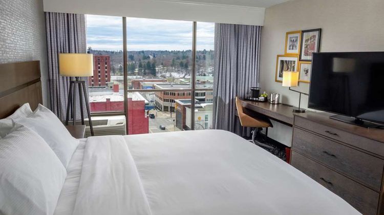 DoubleTree by Hilton Jamestown Room