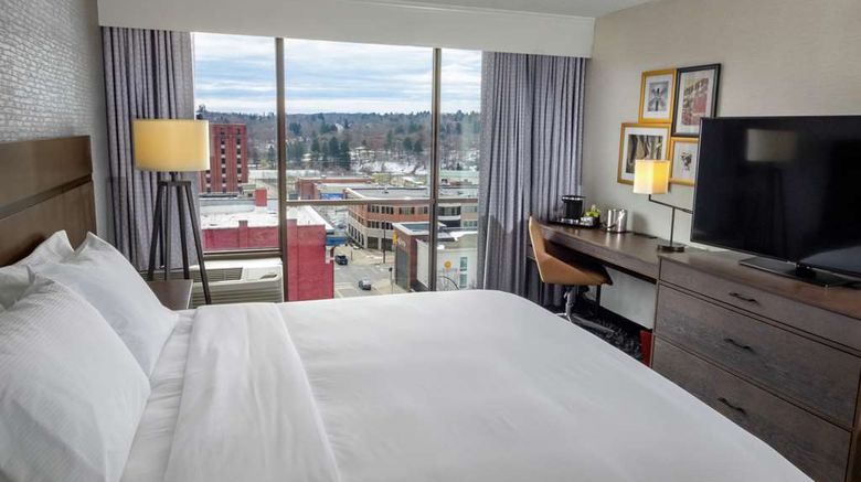 <b>DoubleTree by Hilton Jamestown Room</b>. Images powered by <a href="https://iceportal.shijigroup.com/" title="IcePortal" target="_blank">IcePortal</a>.