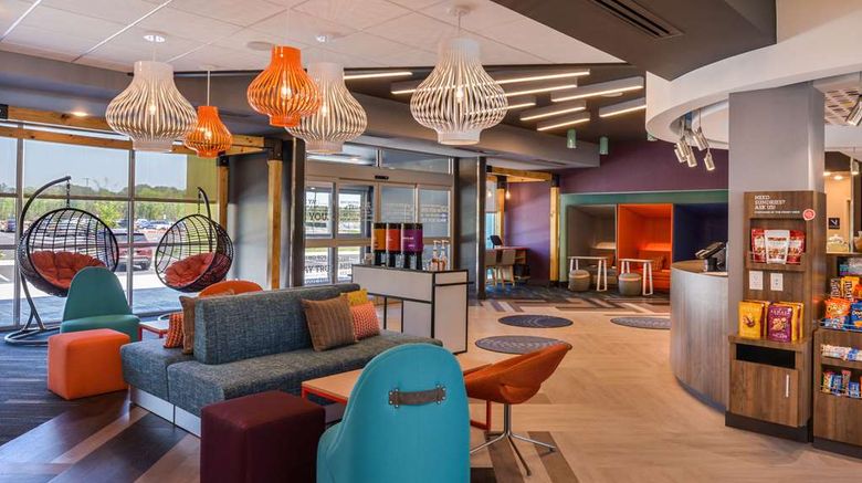 <b>Tru By Hilton Little Rock West Lobby</b>. Images powered by <a href="https://iceportal.shijigroup.com/" title="IcePortal" target="_blank">IcePortal</a>.