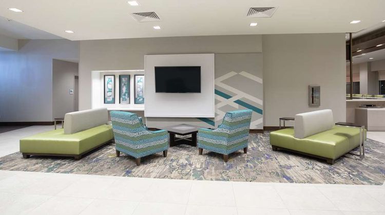 Hilton Garden Inn Omaha Aksarben Village Lobby
