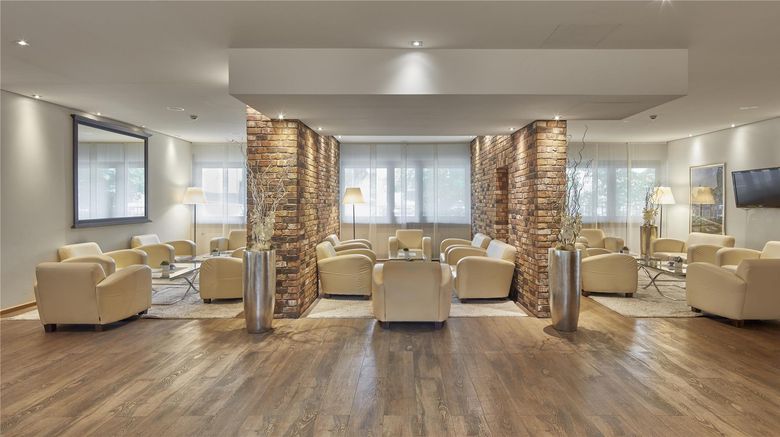<b>Best Western Hotel Trier City Lobby</b>. Images powered by <a href="https://iceportal.shijigroup.com/" title="IcePortal" target="_blank">IcePortal</a>.