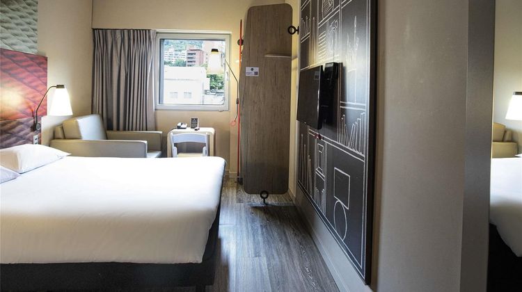 Ibis Cali Granada Room