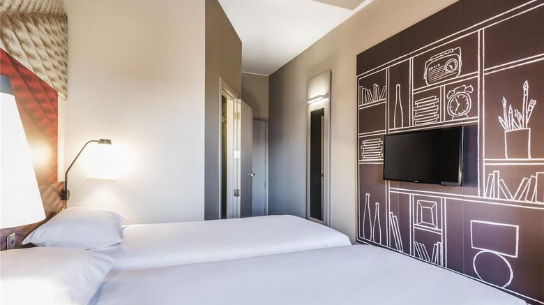 <b>Ibis Cali Granada Room</b>. Images powered by <a href="https://iceportal.shijigroup.com/" title="IcePortal" target="_blank">IcePortal</a>.