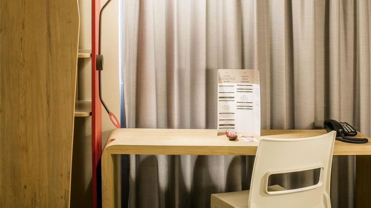 Ibis Cali Granada Room
