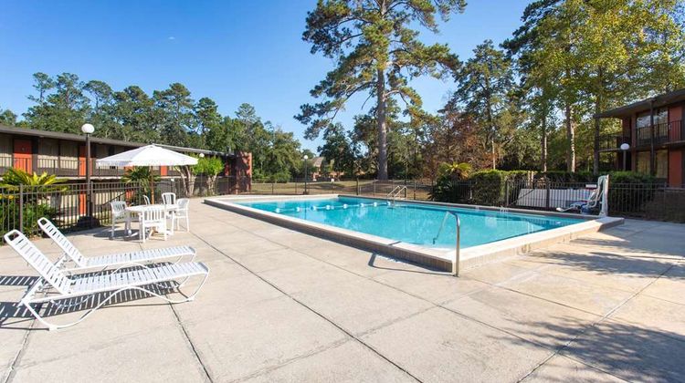 Days Inn Tallahassee Pool