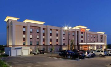 Hampton Inn & Suites Overland Park South