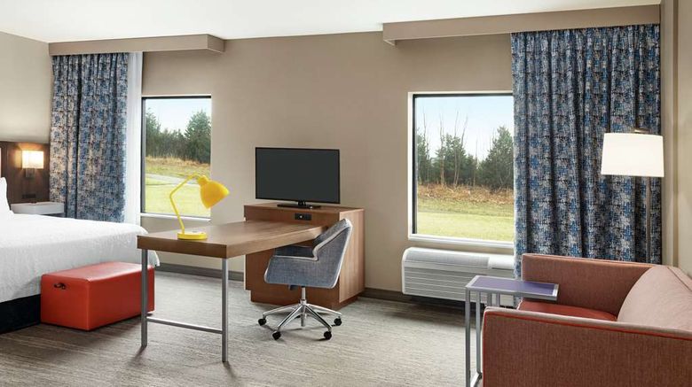 <b>Hampton Inn & Suites Overland Park South Room</b>. Images powered by <a href="https://iceportal.shijigroup.com/" title="IcePortal" target="_blank">IcePortal</a>.