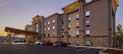 Hampton Inn & Suites Roseburg Exterior