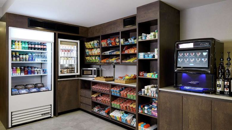 <b>DoubleTree by Hilton Montreal Airport Restaurant</b>. Images powered by <a href="https://iceportal.shijigroup.com/" title="IcePortal" target="_blank">IcePortal</a>.