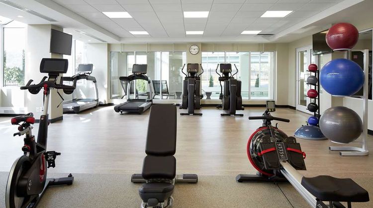 DoubleTree by Hilton Montreal Airport Health