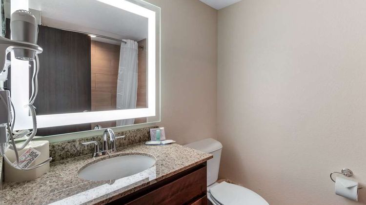 MainStay Suites Denver Intl Airport Room