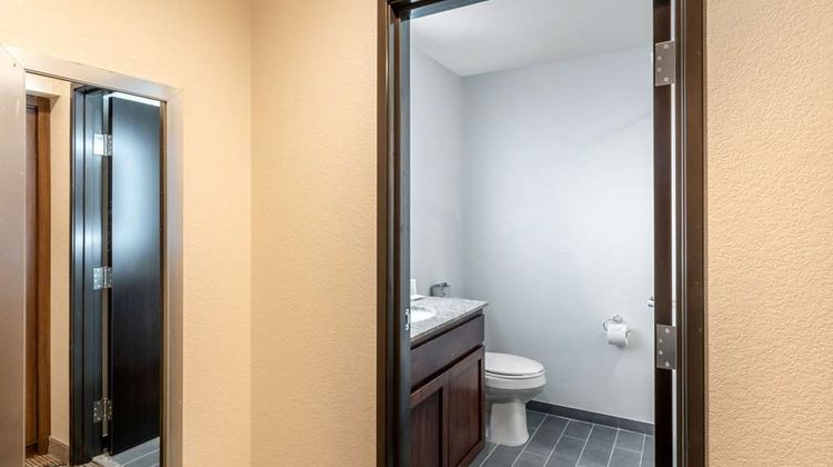 MainStay Suites Denver Intl Airport Room