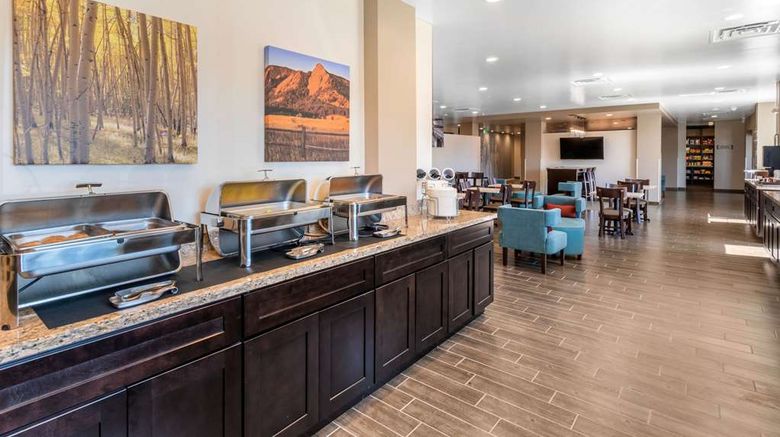 <b>Sleep Inn & Suites Denver Restaurant</b>. Images powered by <a href="https://iceportal.shijigroup.com/" title="IcePortal" target="_blank">IcePortal</a>.