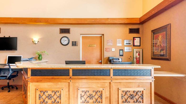 <b>Clarion Inn Ormond Beach Lobby</b>. Images powered by <a href="https://iceportal.shijigroup.com/" title="IcePortal" target="_blank">IcePortal</a>.
