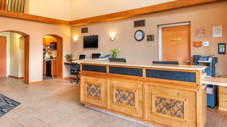 <b>Clarion Inn Ormond Beach Lobby</b>. Images powered by <a href="https://iceportal.shijigroup.com/" title="IcePortal" target="_blank">IcePortal</a>.