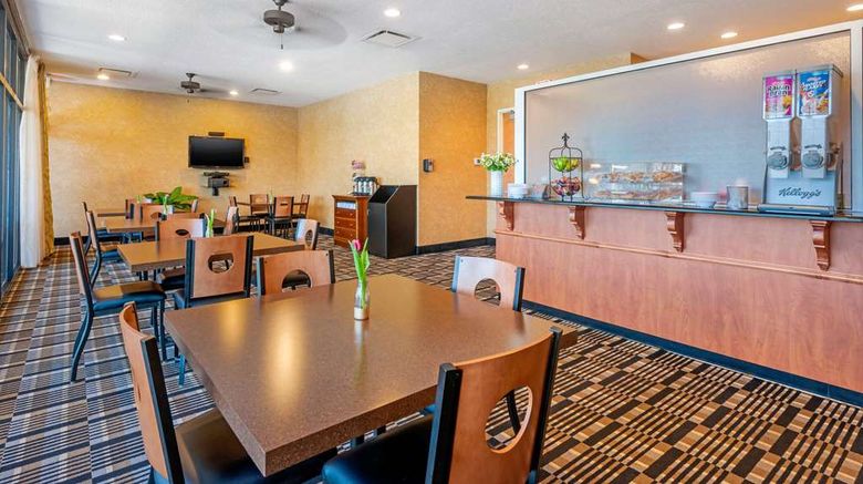 <b>Clarion Inn Ormond Beach Restaurant</b>. Images powered by <a href="https://iceportal.shijigroup.com/" title="IcePortal" target="_blank">IcePortal</a>.