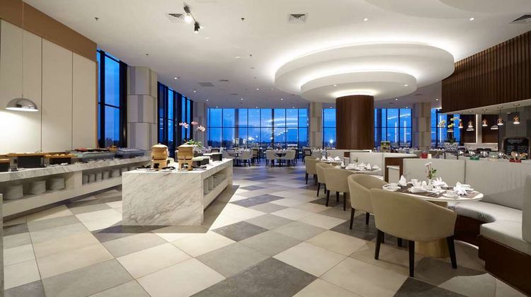 Wyndham Opi Hotel Palembang Restaurant