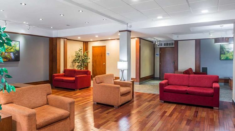 Ramada Plaza Montreal Lobby