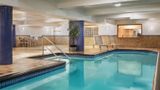 Ramada Plaza Montreal Pool
