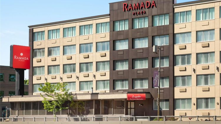 Ramada Plaza Montreal Exterior