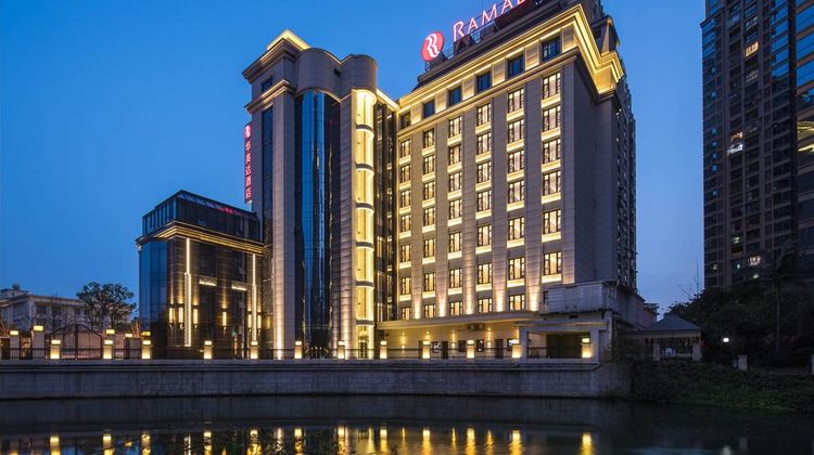 Ramada by Wyndham Leshan Exterior