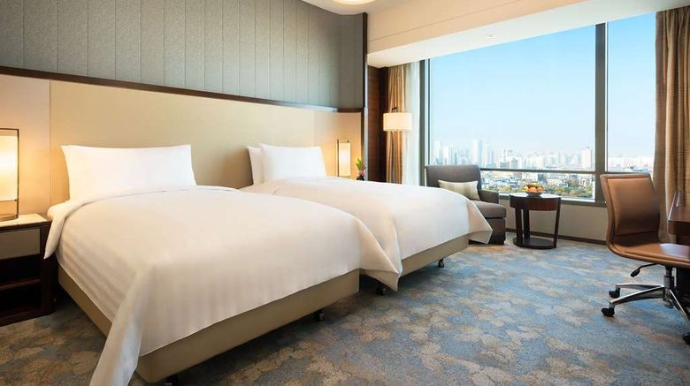 <b>Shangri-La Hotel, Jinan Room</b>. Images powered by <a href="https://iceportal.shijigroup.com/" title="IcePortal" target="_blank">IcePortal</a>.