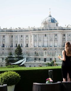 Jardines de Sabatini Apartosuites