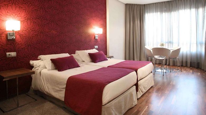 <b>Jardines de Sabatini Apartosuites Room</b>. Images powered by <a href="https://iceportal.shijigroup.com/" title="IcePortal" target="_blank">IcePortal</a>.