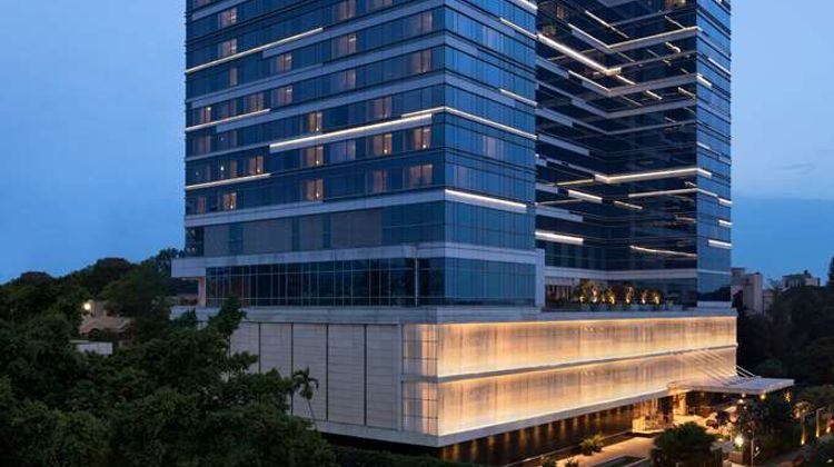 Shangri-La Hotel Bengaluru Exterior